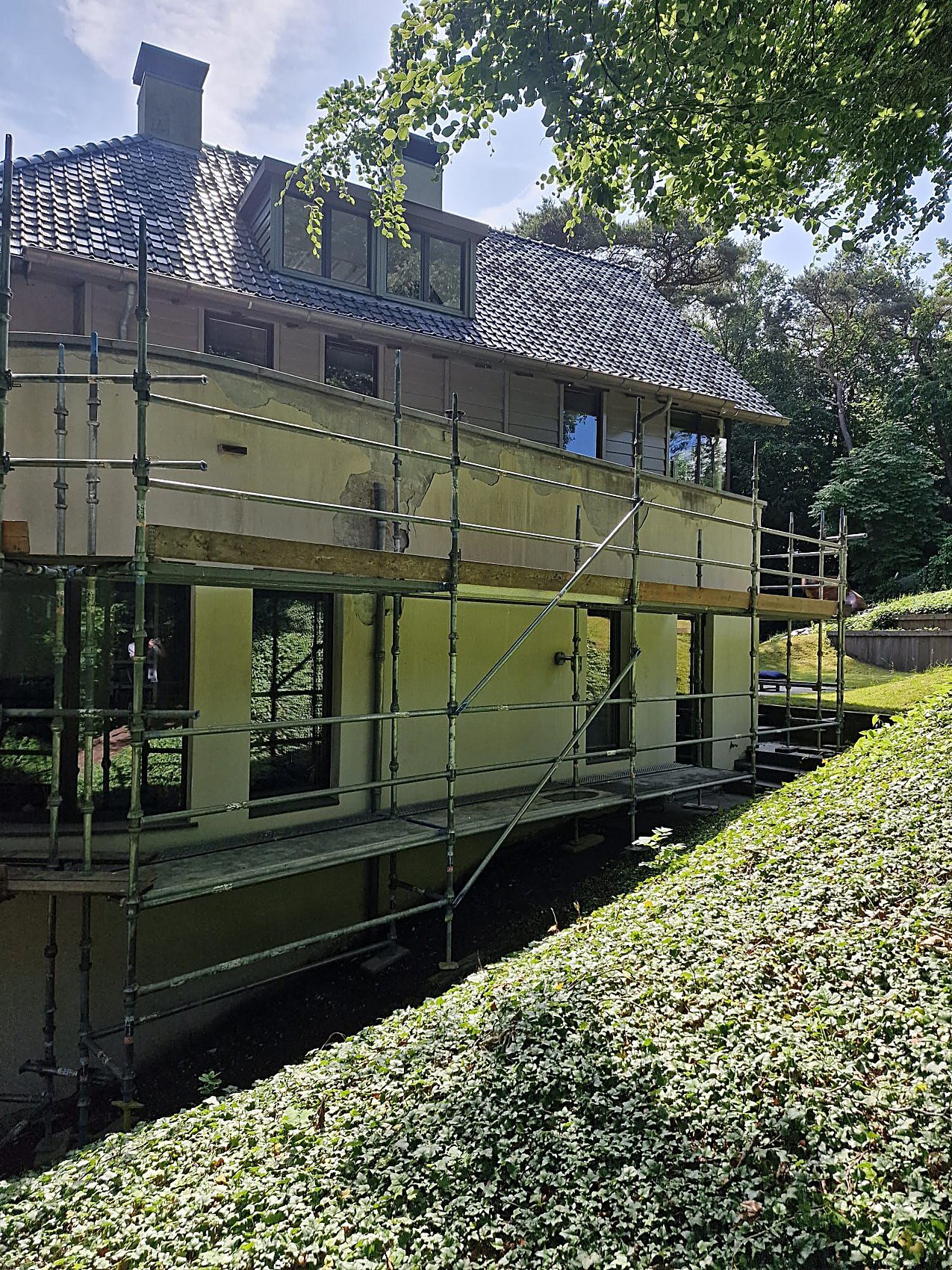 Hire a roof scaffold